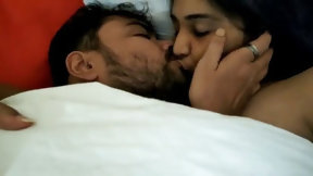 indian kissing video: Couple enjoying 2