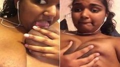 indian mom video: Indian desi chubby girl hot fingering orgasm selfie video