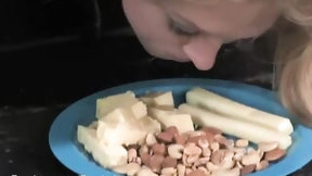 food video: Wenona and Darling Messy Eating in Bondage