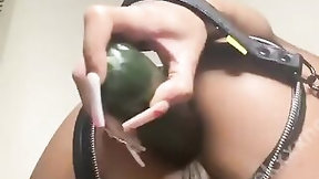 hawt video: Hawt Black Teen Khloe Kxxxng Consumes Her Veggies