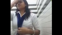 indian video: Mobile shop staff girl nude MMS