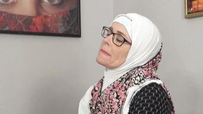 arab video: Muslim mom had too short dress