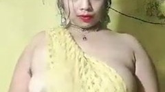 indian big tits video: Giant Indian Big Boobs Aunty With Shawl
