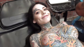 tattoo video: Tiger Lilly gets a forehead tattoo while nude