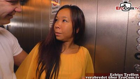 asian video: Asian lady has a quick banging session in an elevator with horny guy