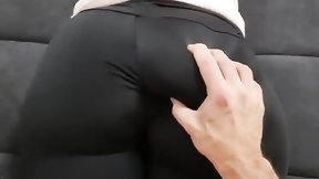 yoga pants video: My girlfriend ignored me and played GTA5 so I cum on her large butt in yoga panties