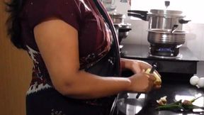 saree video: Pretty Indian Big Boobs Stepmom Fucked in Kitchen by Stepson