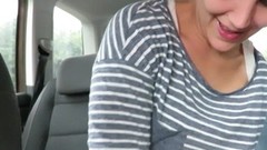 peehole video: Wa?hrend dem Stau im Auto abgestrullert!!!