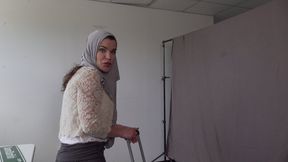 arab reality video: Hijabi Milf - Airport Stripsearch