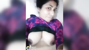 bangladeshi video: Bangladeshi bhabi showing her boob's and snatch her gf