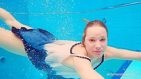 underwater video: Underwater Mermaid Hottest Chick Ever Avenna