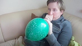 balloon video: Blow to pop 16 balloon - crystal green chinese