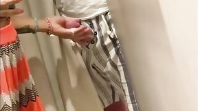 dressing room video: Hand Job, we Risked gets Caught inside the Dressing Room of the Shop into the Rinascente Shop