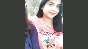 indian fingering video: My sexy horny friend Bhagyashree Naik’s hot boobs