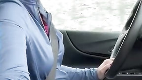 stroking video: BABE DARK HAIR Offer Her Passenger a HAND JOB