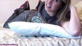 pillow video: Sweaty Pantyhose Pillow Masturbation
