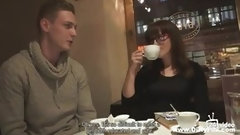 dating video: Meeting in a cafe
