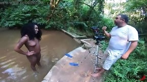 black and brazilian video: The young black girl taking photos and videos in the stream - Bruna Black - Binho Ted - Sandro Lima - Fabio Silva