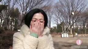 japanese 69 video: 綺麗な顔立ちの熟女にエッチなおもちゃを渡してモニタリング、熟れた身体をうねらせて感じまくる姿が股間に