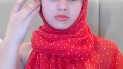 syrian video: Arab Babe In Hijab Masturbates